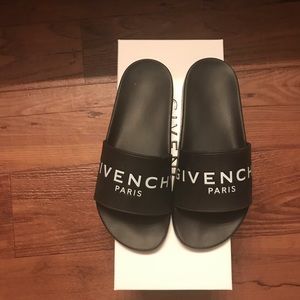 Givenchy rubber slides size 39